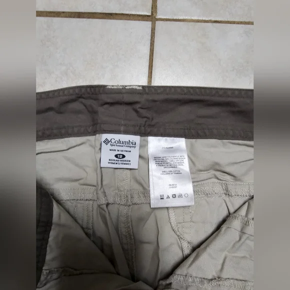 Columbia hiking athletic outdoor khaki chino pants 12 - Picture 2 of 3